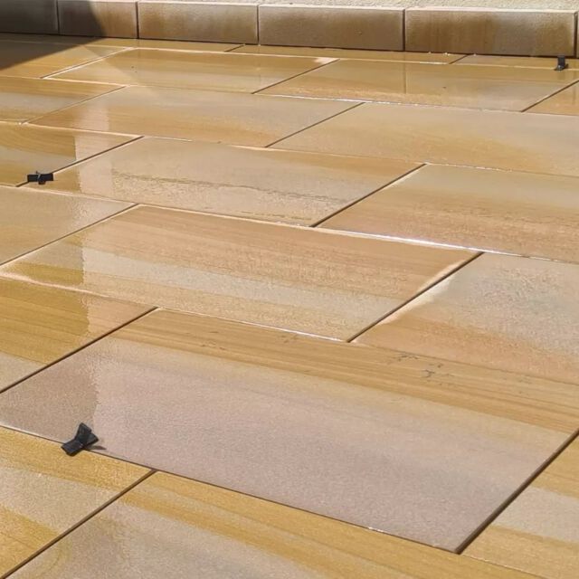 Sandstein Sahara beige 
#ourwork #natursteine #sandstein #eingangsbereich #terrassengestaltung